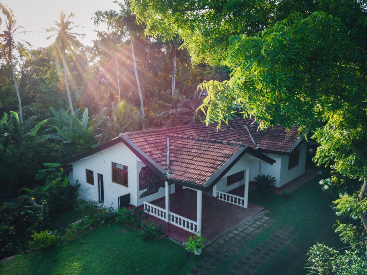 Hikkanest Hikkaduwa Exterior photo